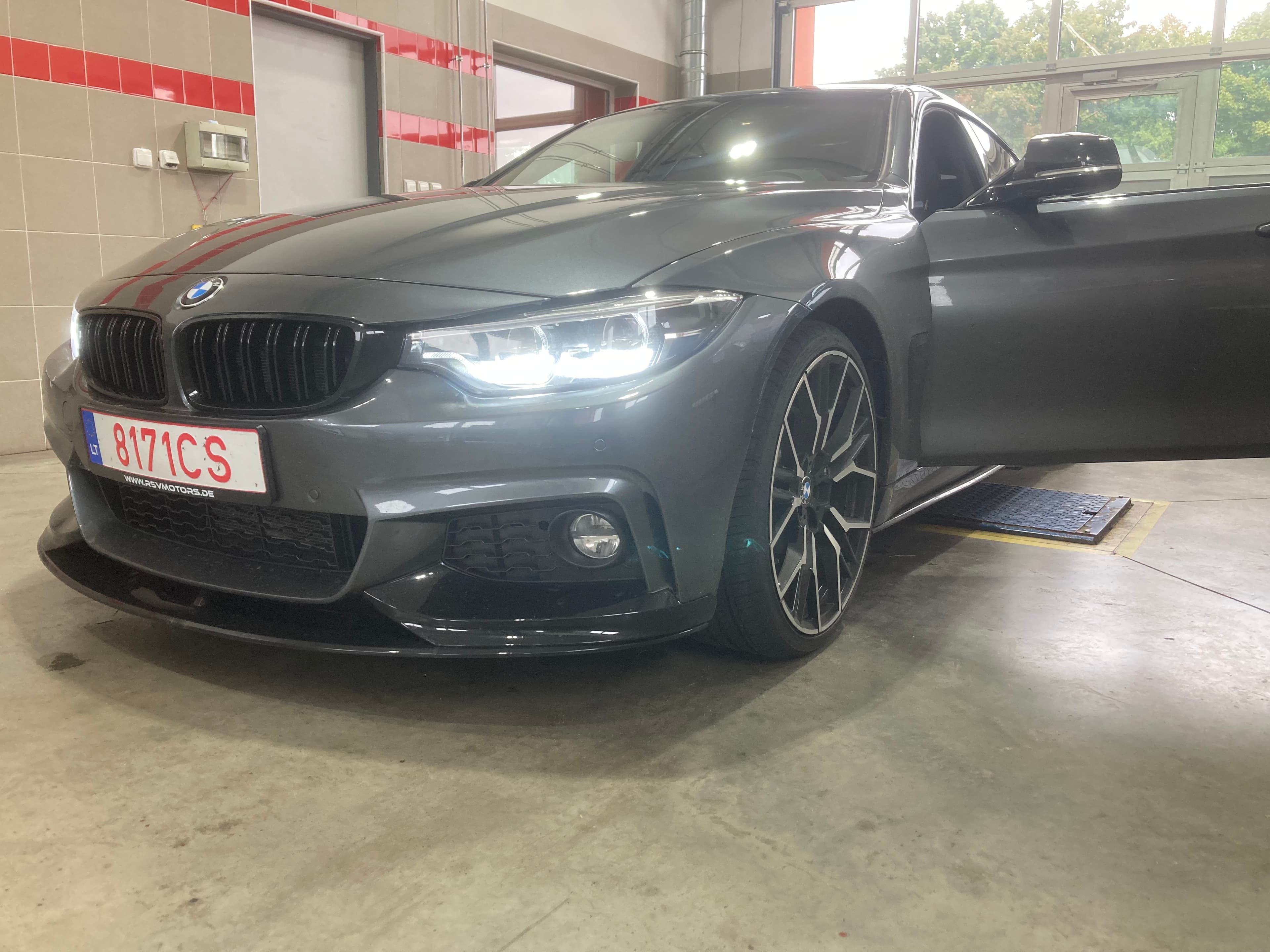 Audi v dílně na prohlídce