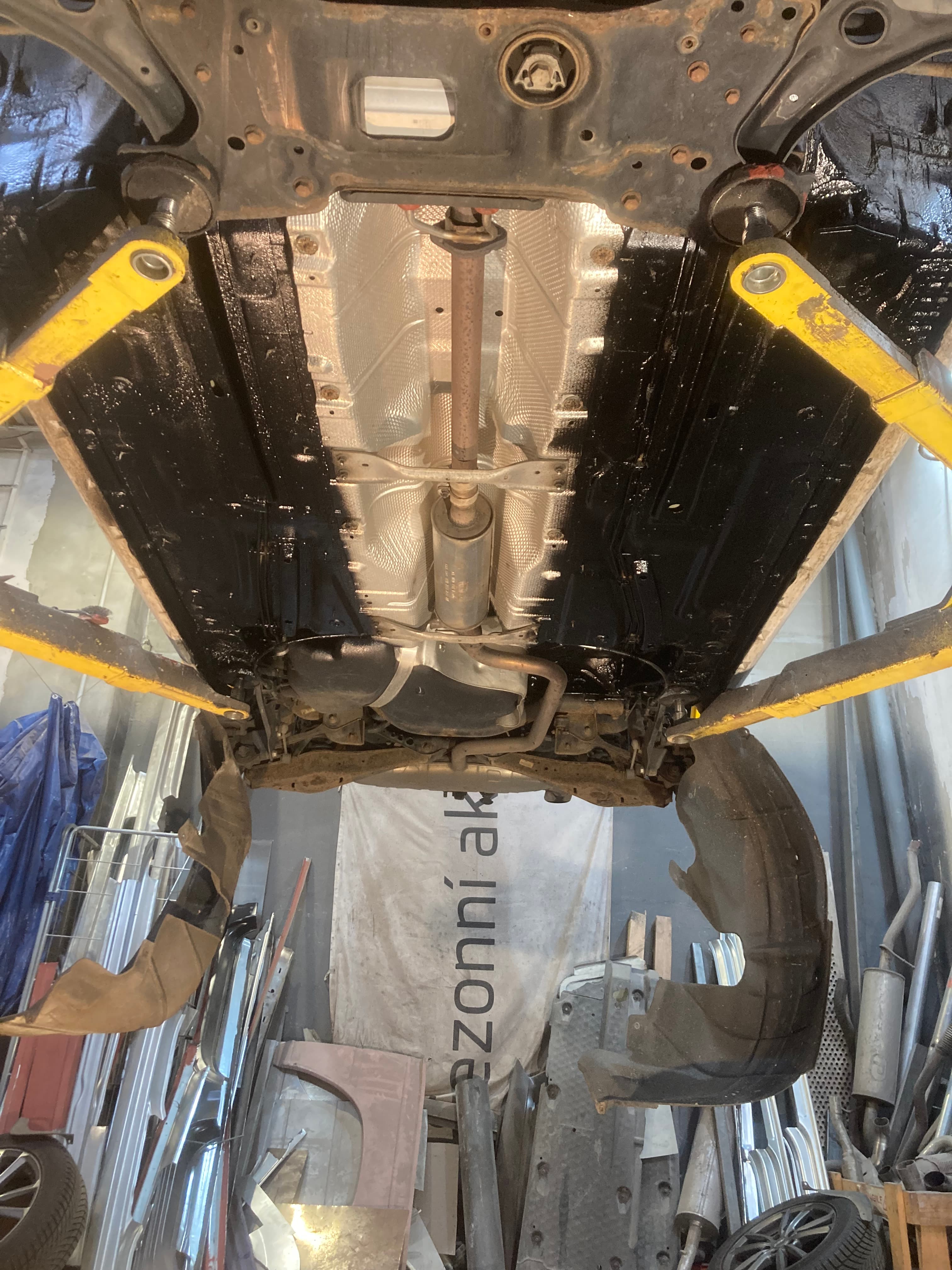 Detail podvozku – antikorozní nástřik